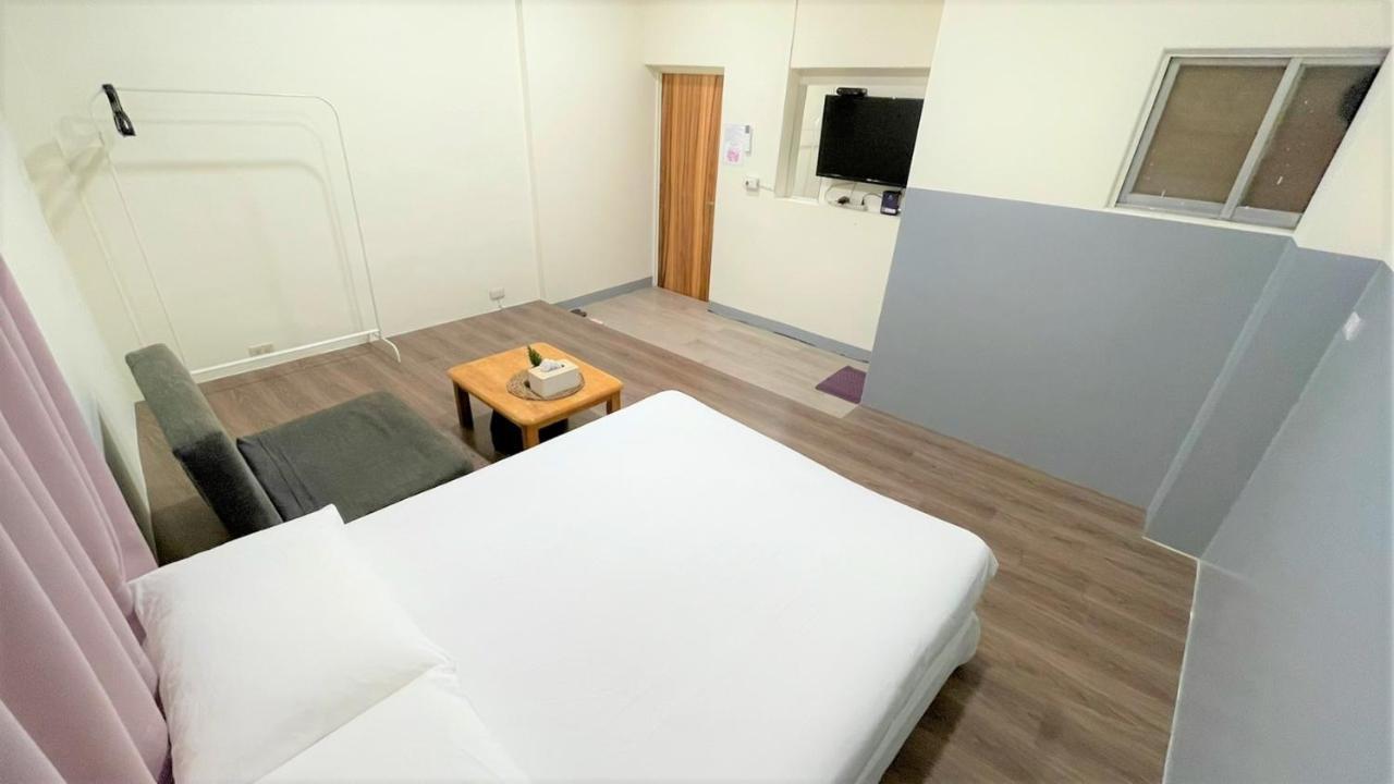 Fengjia 08 Home Taichung Exterior photo